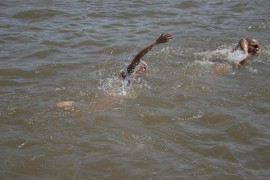 Balaton-átúszás - Nem úszod át szárazon! 