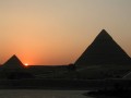 Gízai Piramisok - Kheopsz Nagy Piramisának rejtélye - Este